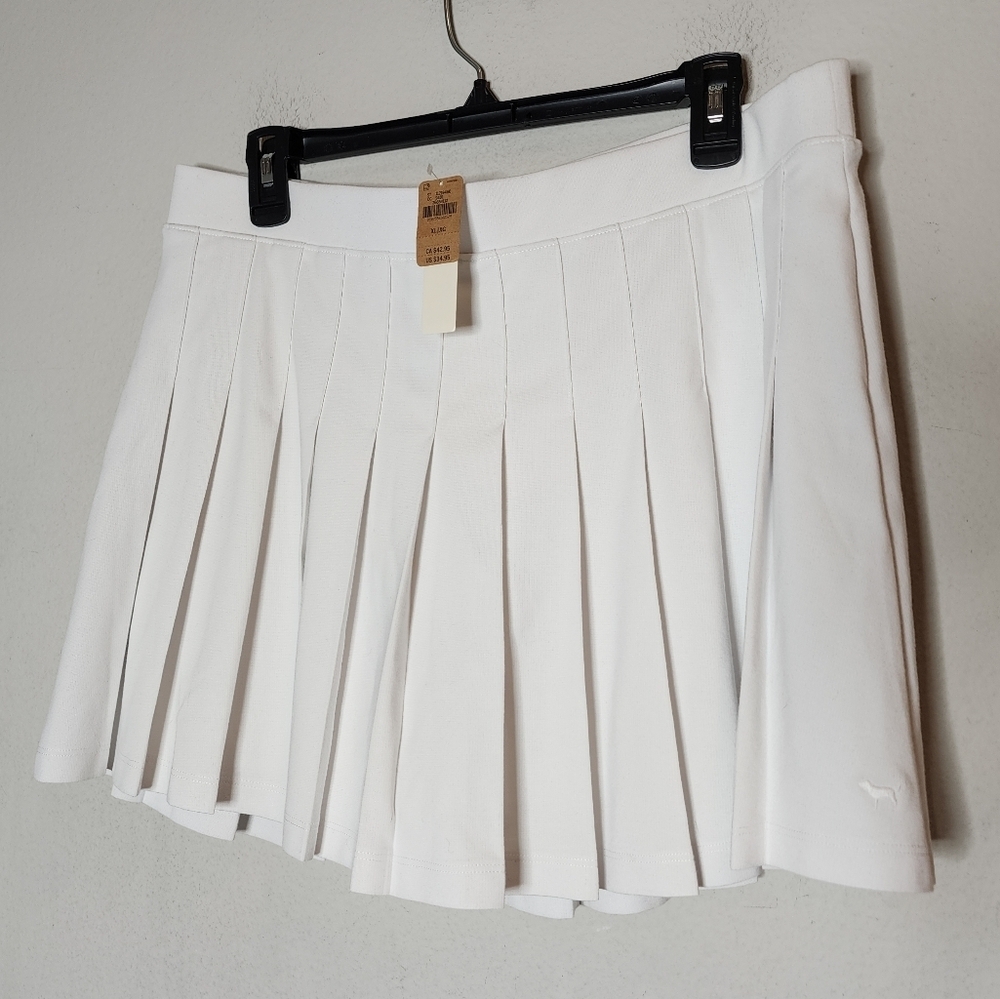 NWT Pink Victoria's Secret White Ponte‎ Stretch pleated skort. Size XL.
